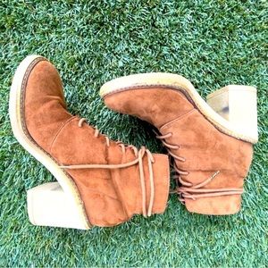 Brown Chunky Heel Boot, Size 7.5